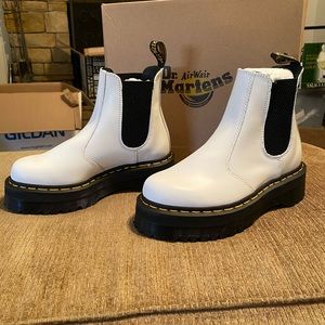 Dr. Marten quad Chelsea boot